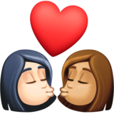 亲吻: 女人女人较浅肤色中等肤色emoji素材一 160x160像素