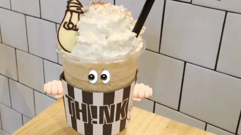 看腻了自己拍的照片？来，用emoji加点料